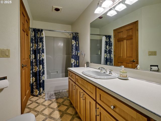 23456 S SCHIEFFER Rd, Colton, OR 97017