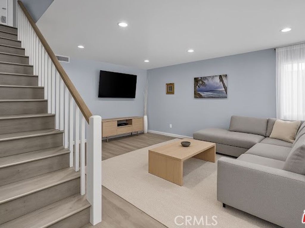 18411 Hatteras 114, Tarzana, CA 91356 — photo 3