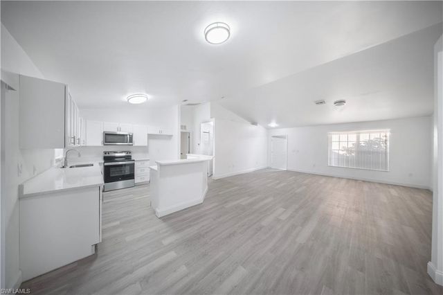 1235 NW 33rd PL, Cape Coral, FL 33993