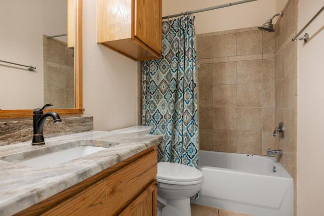 12 Springwood CIR, Wimberley, TX 78676