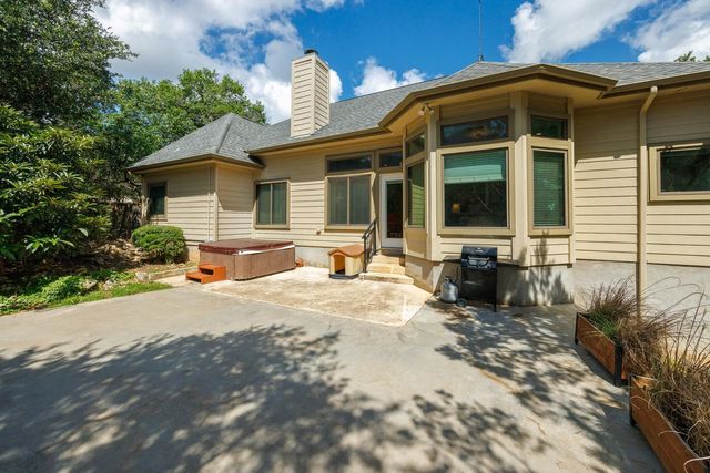 12 Springwood CIR, Wimberley, TX 78676