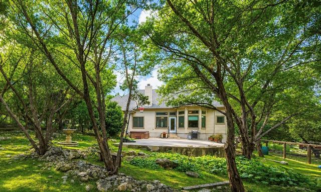 12 Springwood CIR, Wimberley, TX 78676