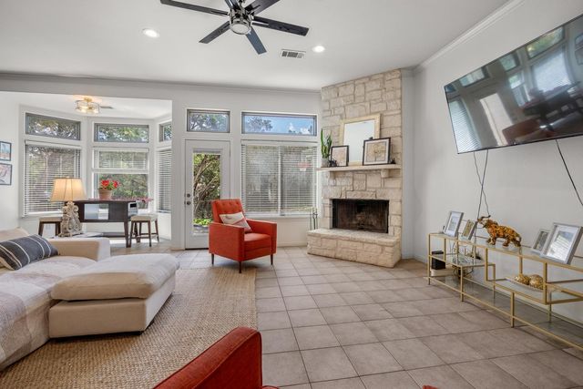12 Springwood CIR, Wimberley, TX 78676