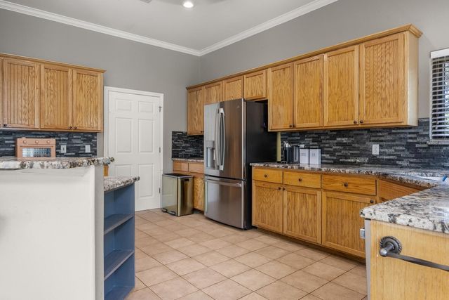 12 Springwood CIR, Wimberley, TX 78676