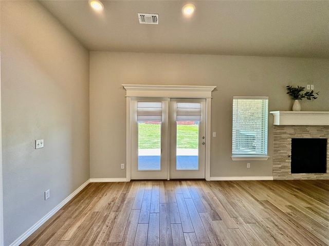 8905 Poppey Place, Yukon, OK 73099