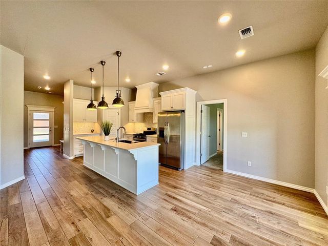 8905 Poppey Place, Yukon, OK 73099