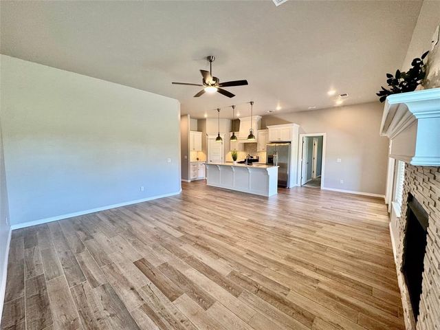 8905 Poppey Place, Yukon, OK 73099