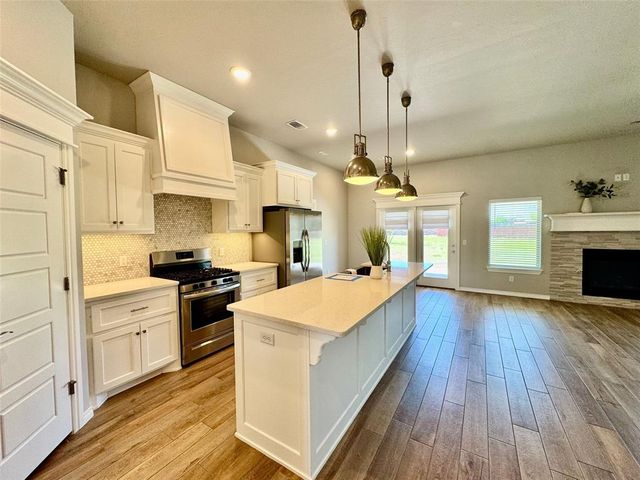8905 Poppey Place, Yukon, OK 73099