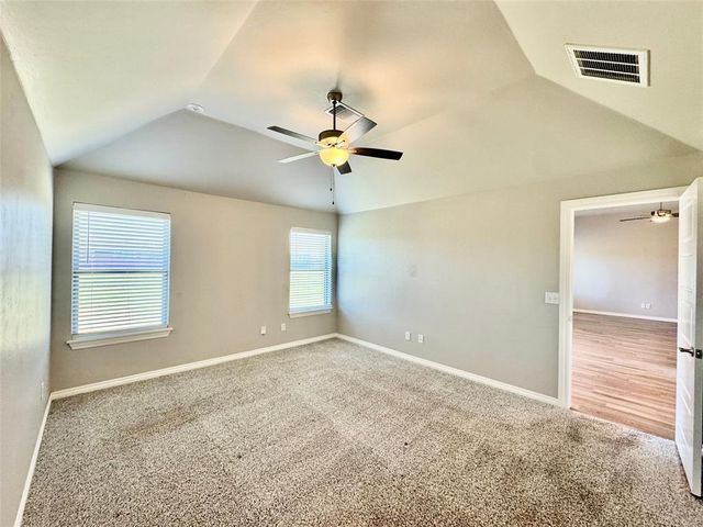 8905 Poppey Place, Yukon, OK 73099