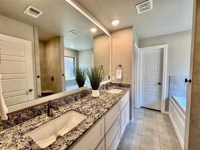 8905 Poppey Place, Yukon, OK 73099