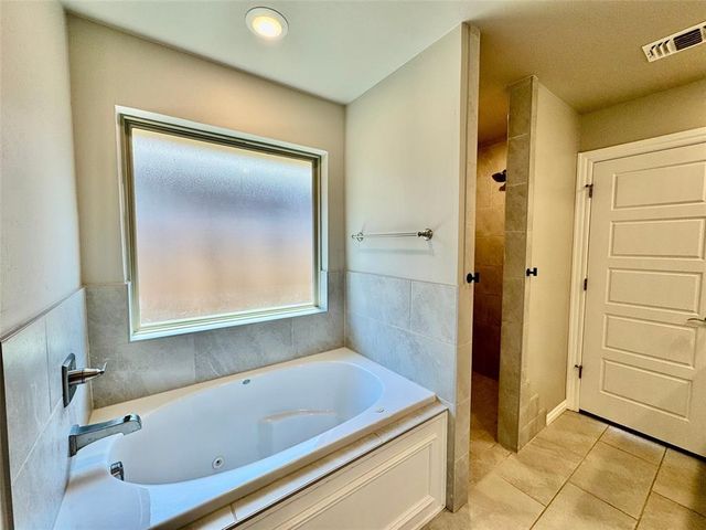 8905 Poppey Place, Yukon, OK 73099