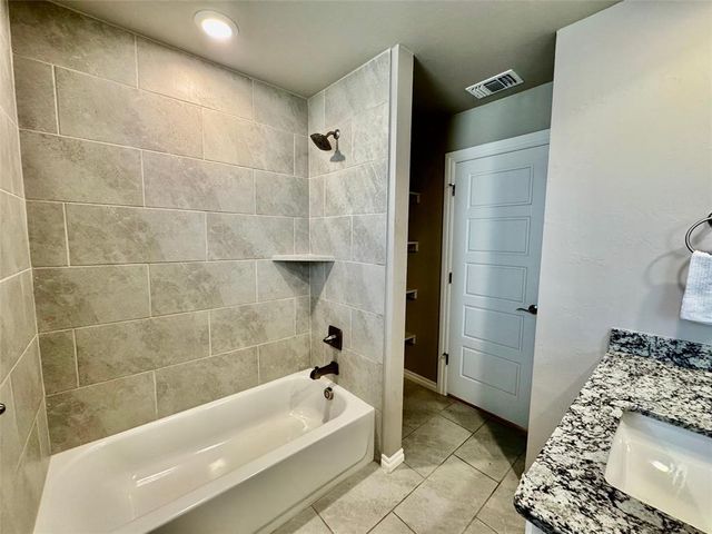 8905 Poppey Place, Yukon, OK 73099