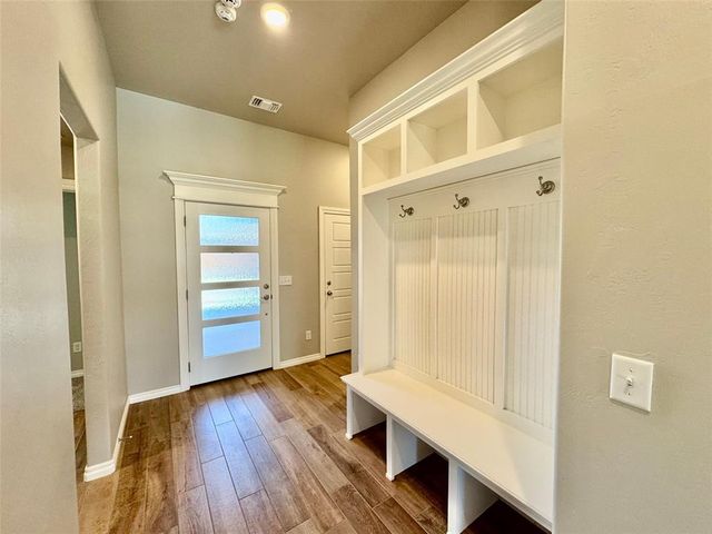 8905 Poppey Place, Yukon, OK 73099