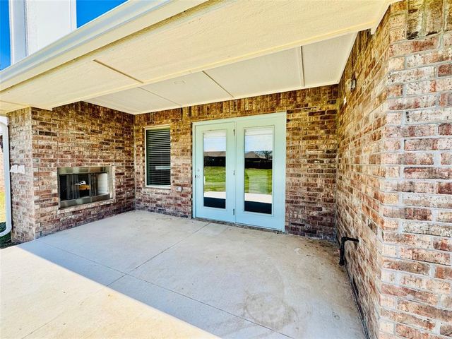 8905 Poppey Place, Yukon, OK 73099