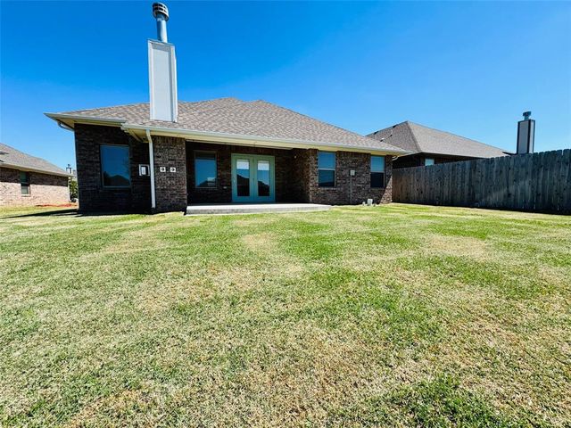 8905 Poppey Place, Yukon, OK 73099