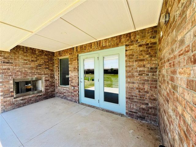 8905 Poppey Place, Yukon, OK 73099
