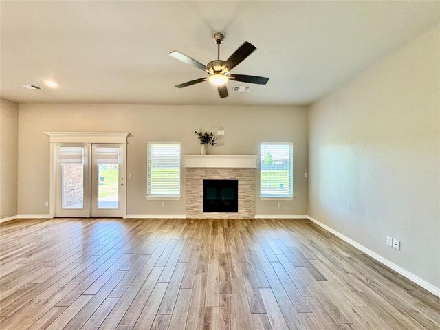 8905 Poppey Place, Yukon, OK 73099