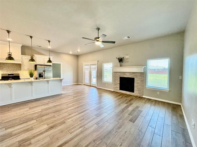 8905 Poppey Place, Yukon, OK 73099