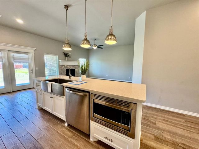 8905 Poppey Place, Yukon, OK 73099