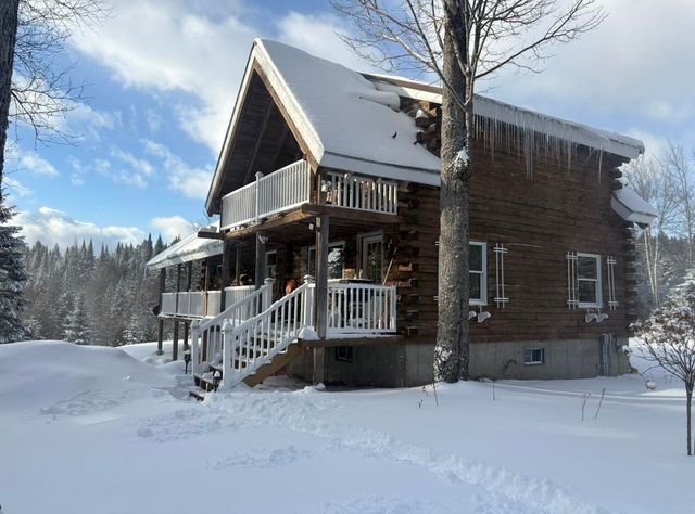 2569 10 Mile Square Road, Charleston, VT 05833
