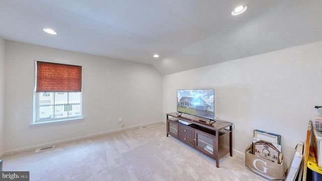 34 BRISTLE CONE CT, Dover, DE 19904