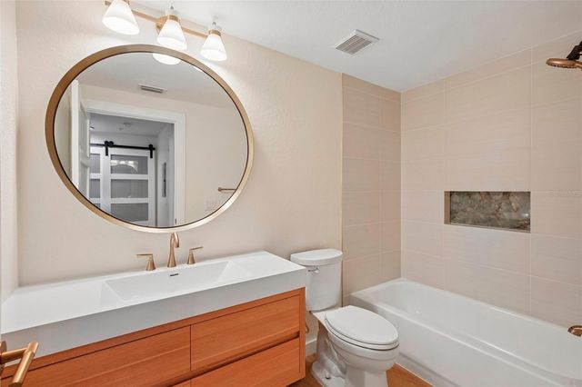 5174 NORTHRIDGE ROAD 104, Sarasota, FL 34238