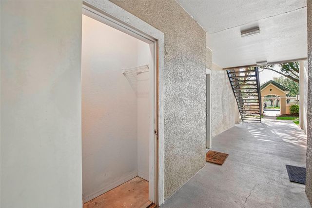 5174 NORTHRIDGE ROAD 104, Sarasota, FL 34238
