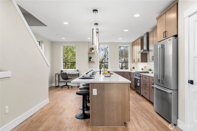 537 NW Juniper Street, Issaquah, WA 98027