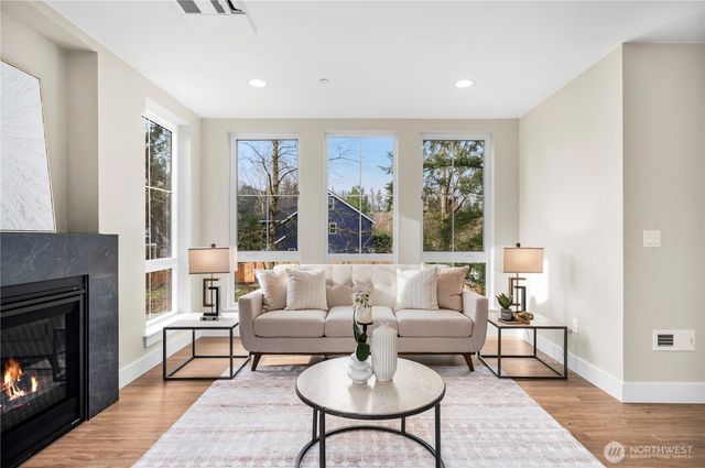 537 NW Juniper Street, Issaquah, WA 98027