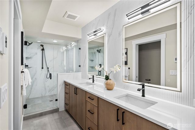 537 NW Juniper Street, Issaquah, WA 98027