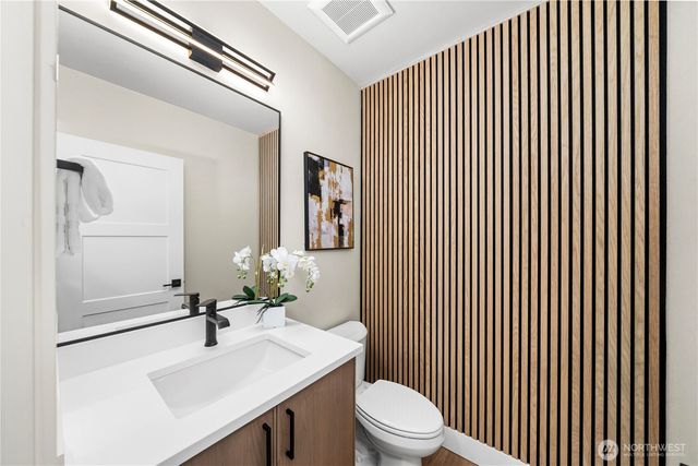 537 NW Juniper Street, Issaquah, WA 98027