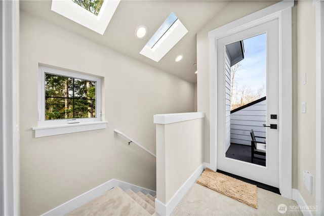 537 NW Juniper Street, Issaquah, WA 98027