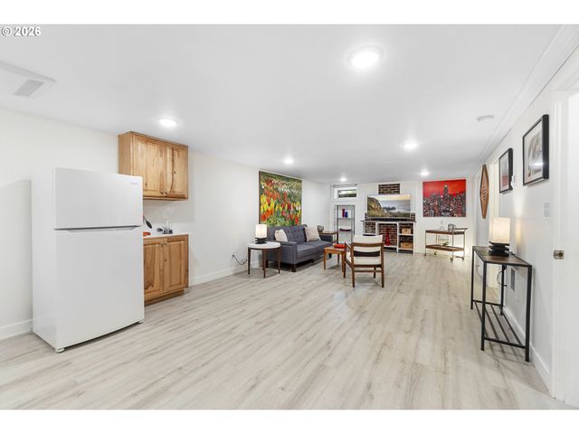 6405 N MONTANA Ave, Portland, OR 97217