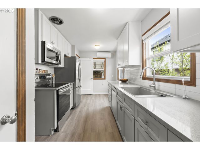 6405 N MONTANA Ave, Portland, OR 97217