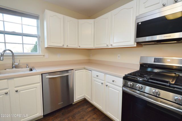 3617 Vicari Avenue, Toms River, NJ 08755