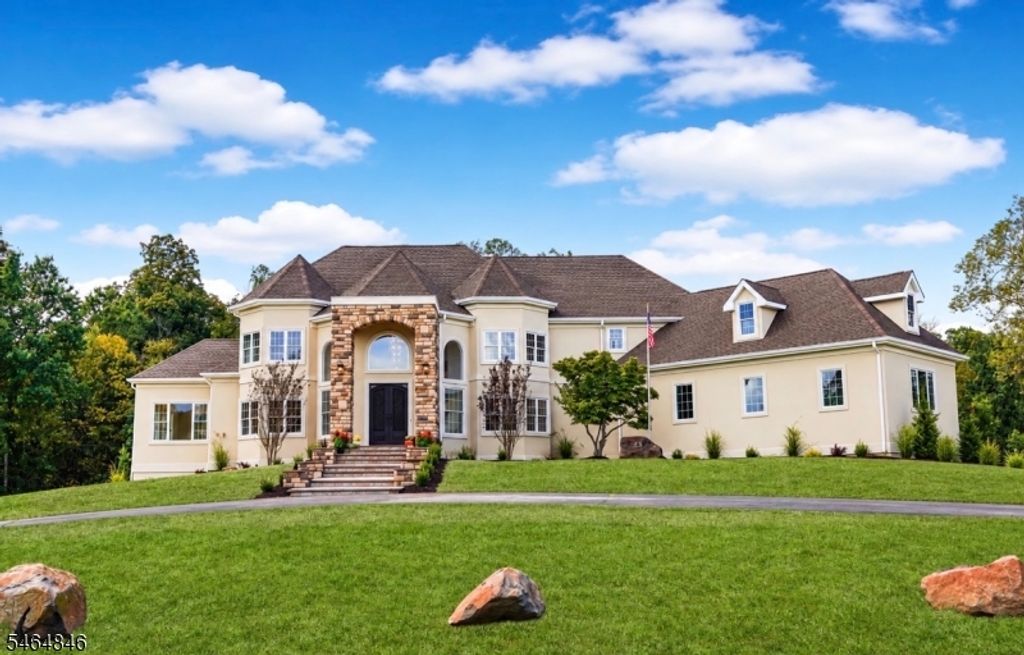 44 Bridle Path, Montgomery Twp., NJ 08502 — exterior