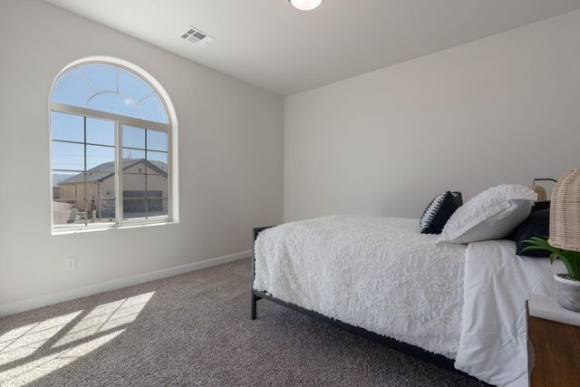 6915 Zachary Road NE, Rio Rancho, NM 87144