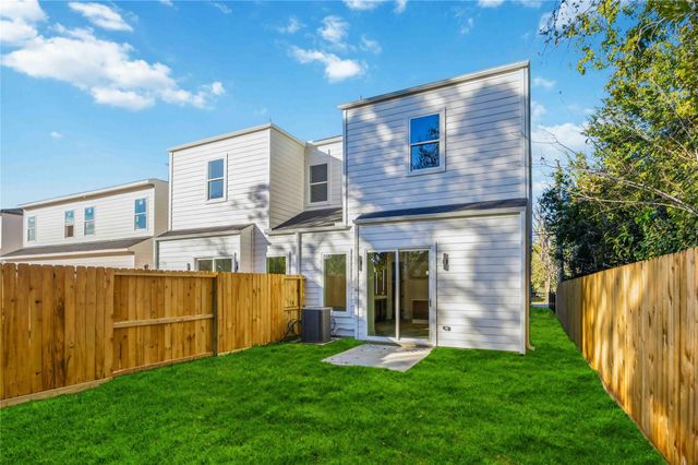 8303 Bassett St, Houston, TX 77051