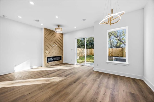 8303 Bassett St, Houston, TX 77051