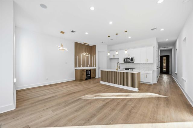 8303 Bassett St, Houston, TX 77051