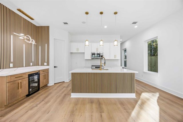 8303 Bassett St, Houston, TX 77051