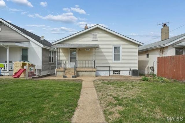 5424 Bischoff Avenue, St Louis, MO 63110