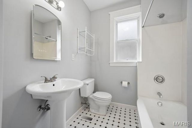 5424 Bischoff Avenue, St Louis, MO 63110