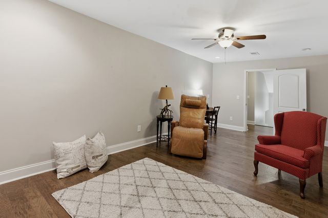468 Stonegate Dr, Lebanon, TN 37090