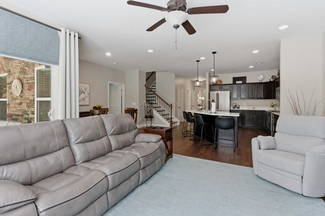 468 Stonegate Dr, Lebanon, TN 37090
