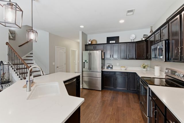 468 Stonegate Dr, Lebanon, TN 37090