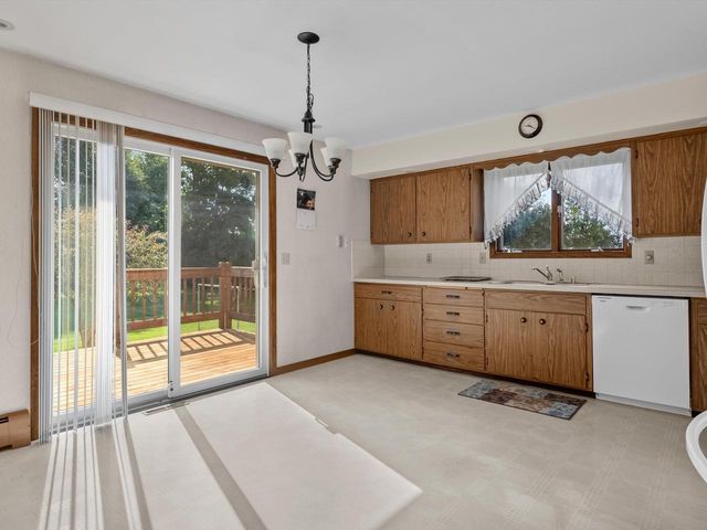 664 Randolph STREET, Mishicot, WI 54228