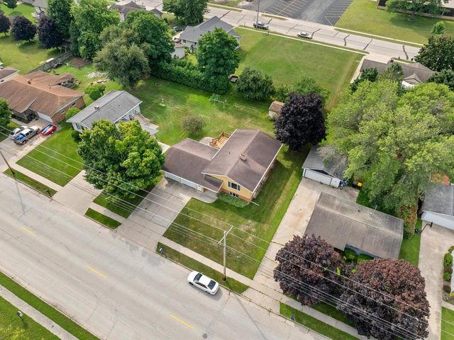 664 Randolph STREET, Mishicot, WI 54228