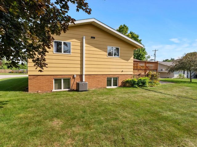 664 Randolph STREET, Mishicot, WI 54228