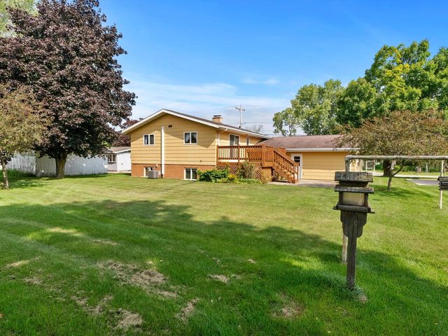 664 Randolph STREET, Mishicot, WI 54228